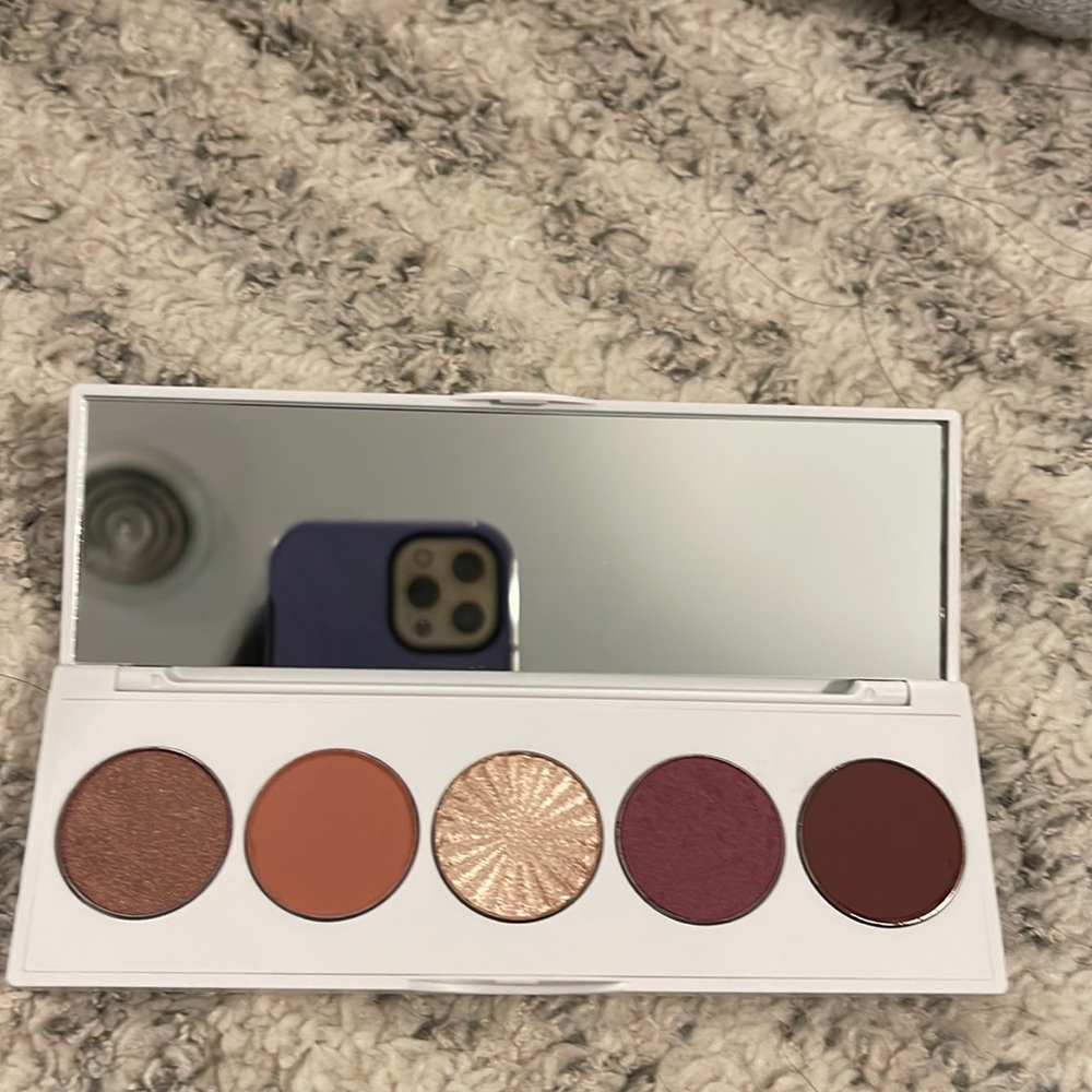 Ofra eyeshadow